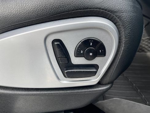 Used 2011 Mercedes-Benz GL 550 4MATIC image 42