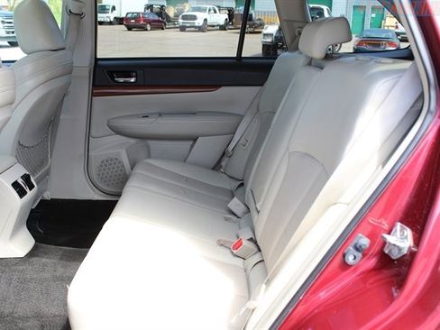 Used 2014 Subaru Outback 2.5i Limited AWD/4WD image 27