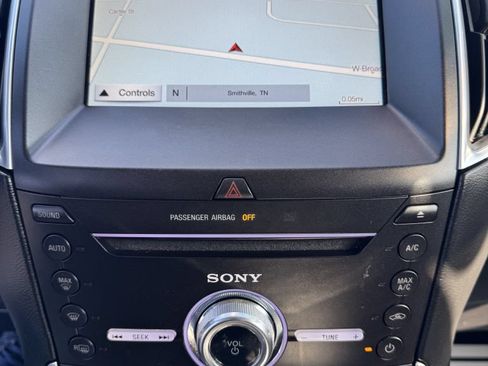 Used 2017 Ford Edge Titanium w/ Technology Package FWD image 13
