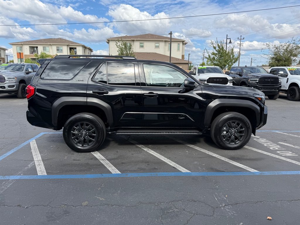 Used 2025 Toyota 4Runner SR5 AWD/4WD image 4
