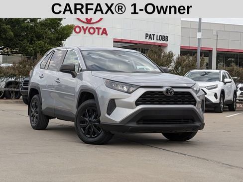 Used 2022 Toyota RAV4 LE AWD/4WD image 2