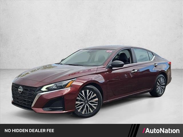 Used 2025 Nissan Altima 2.5 SV FWD image 1