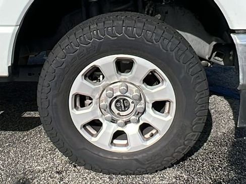 Used 2024 Ford F250 XLT image 10
