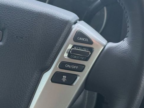 Used 2024 Nissan Titan SV w/ SV Convenience Package image 11