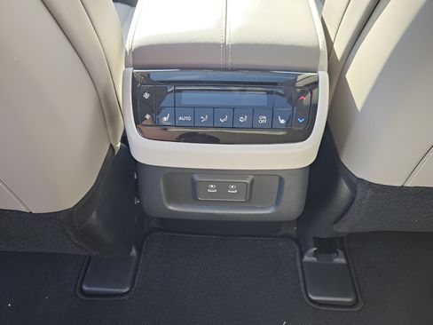 Certified 2027 INFINITI QX60 Luxe w/ Cargo Package FWD image 11
