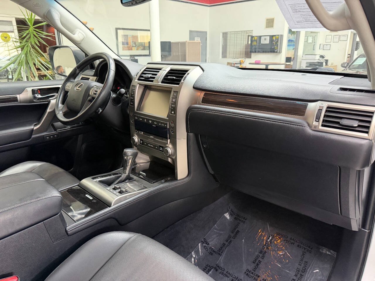 Used 2016 Lexus GX 460 w/ Comfort Package AWD/4WD image 17