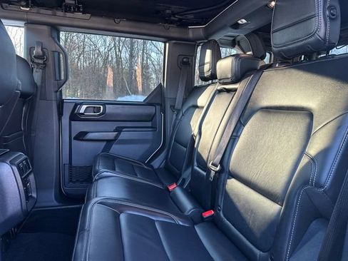 Used 2025 Ford Bronco Outer Banks image 17
