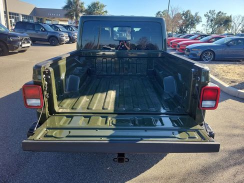 Used 2023 Jeep Gladiator Rubicon image 9