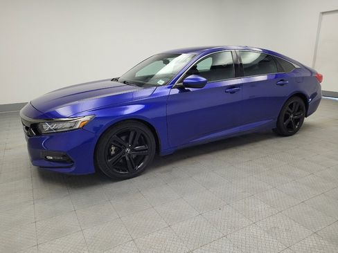 Used 2018 Honda Accord Sport image 2