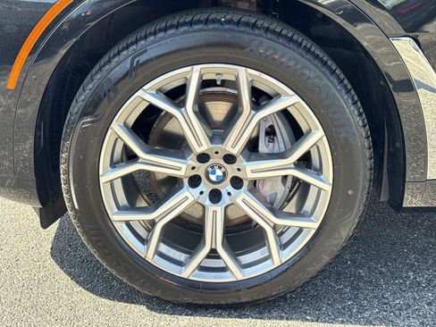 Used 2026 BMW X7 xDrive40i w/ Premium Package AWD/4WD image 9