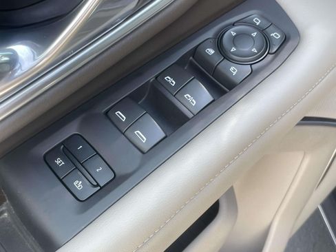 Used 2021 Chevrolet Tahoe LT w/ LT Signature Package AWD/4WD image 19