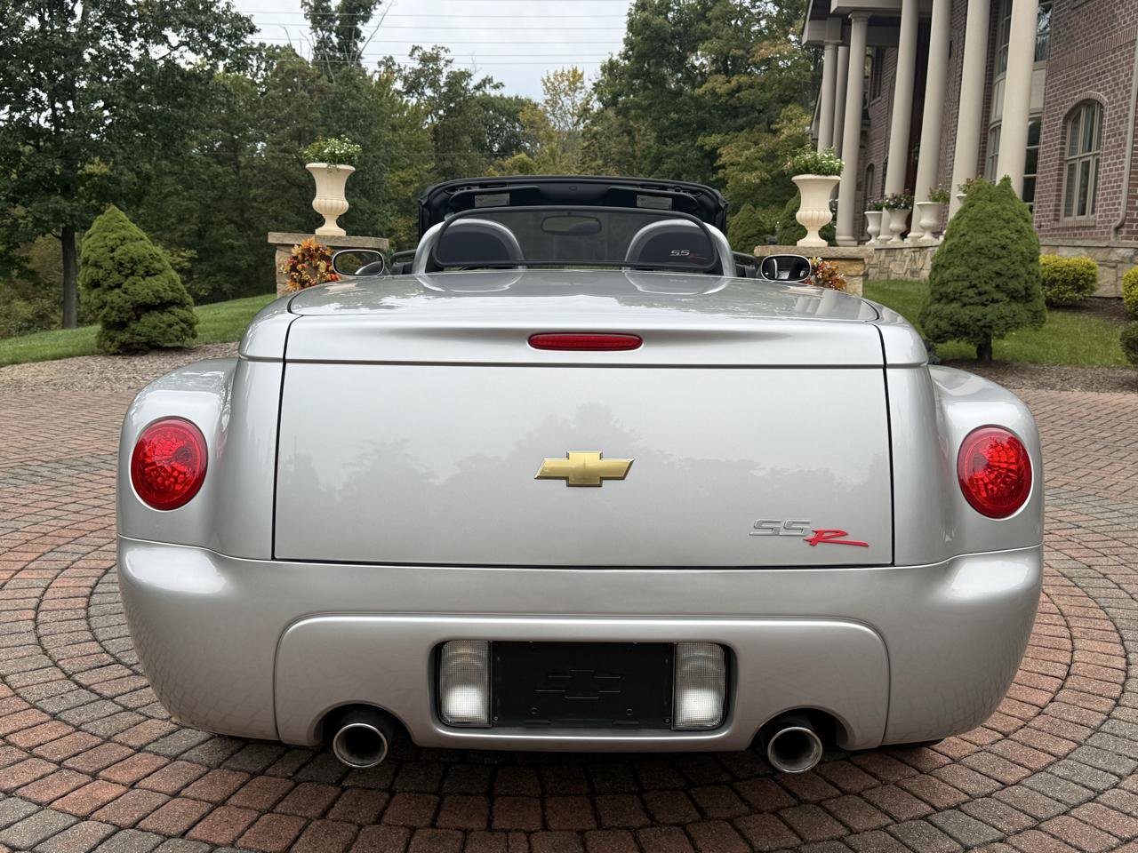 Used 2004 Chevrolet SSR w/ Preferred Equipment Group RWD image 7