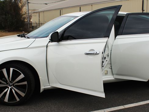 Used 2022 Nissan Altima 2.5 Platinum image 4