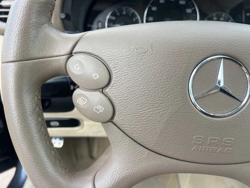 Used 2009 Mercedes-Benz CLK 550 Coupe image 16