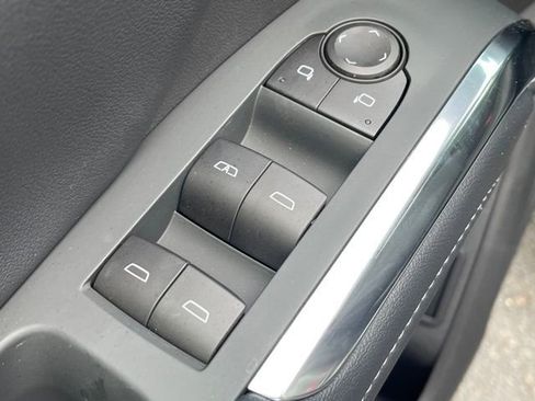 New 2025 Chevrolet Traverse LT w/ Midnight/Sport Edition image 16