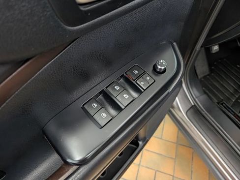 Used 2019 Toyota Highlander XLE AWD/4WD image 13