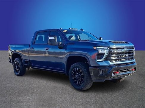 Used 2025 Chevrolet Silverado 2500 LTZ w/ LTZ Plus Package image 3