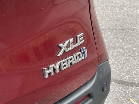 Certified 2023 Toyota Sienna XLE image 12