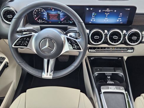 Used 2026 Mercedes-Benz GLB 250 image 27