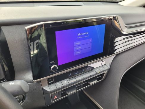 Used 2025 Toyota Camry LE image 21