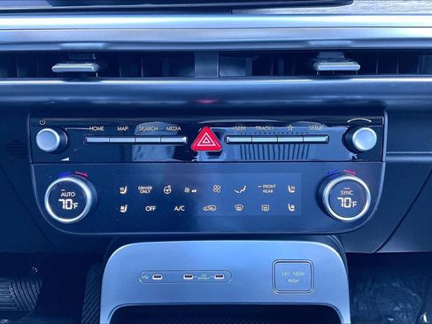 Used 2026 Hyundai Ioniq 9 Limited image 32