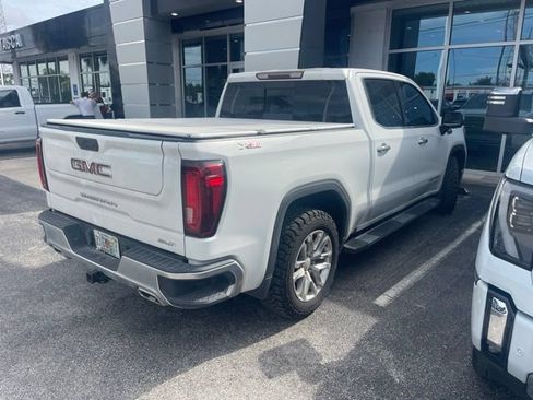 Used 2021 GMC Sierra 1500 SLT w/ SLT Premium Package AWD/4WD image 4