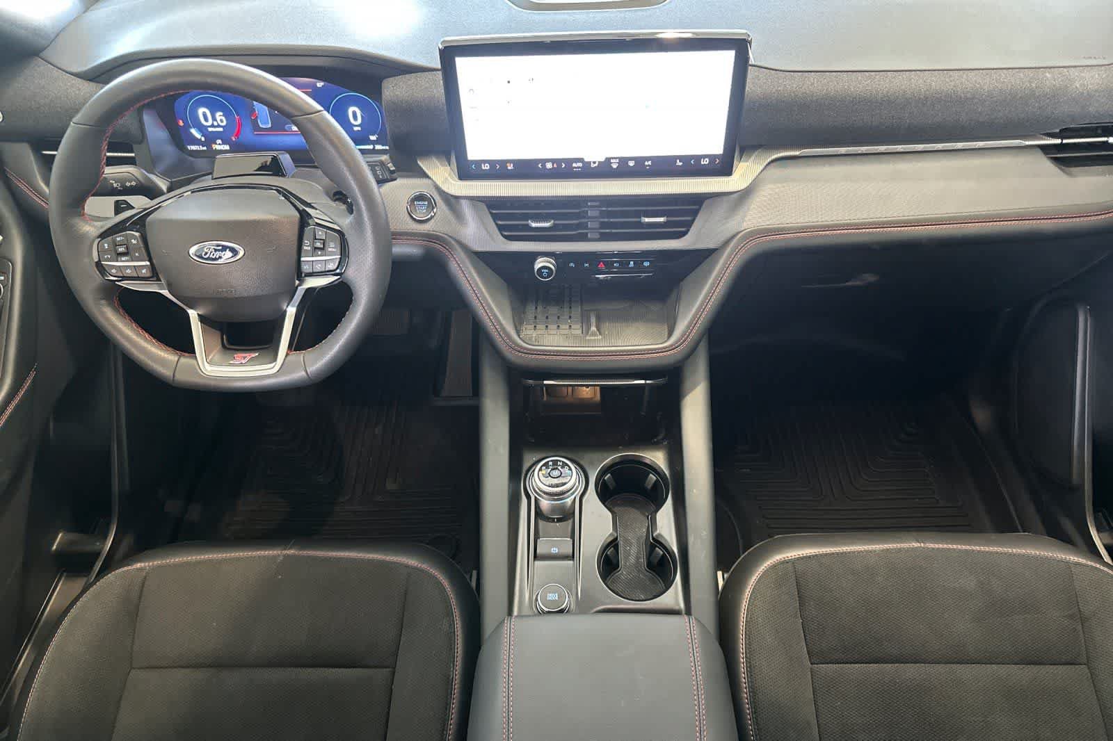 Used 2025 Ford Explorer ST AWD/4WD image 3