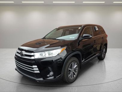 Used 2019 Toyota Highlander SE