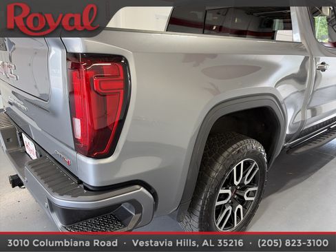 Used 2021 GMC Sierra 1500 AT4 w/ AT4 Premium Package AWD/4WD image 8