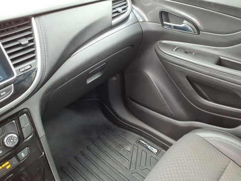 Used 2020 Buick Encore Preferred image 33