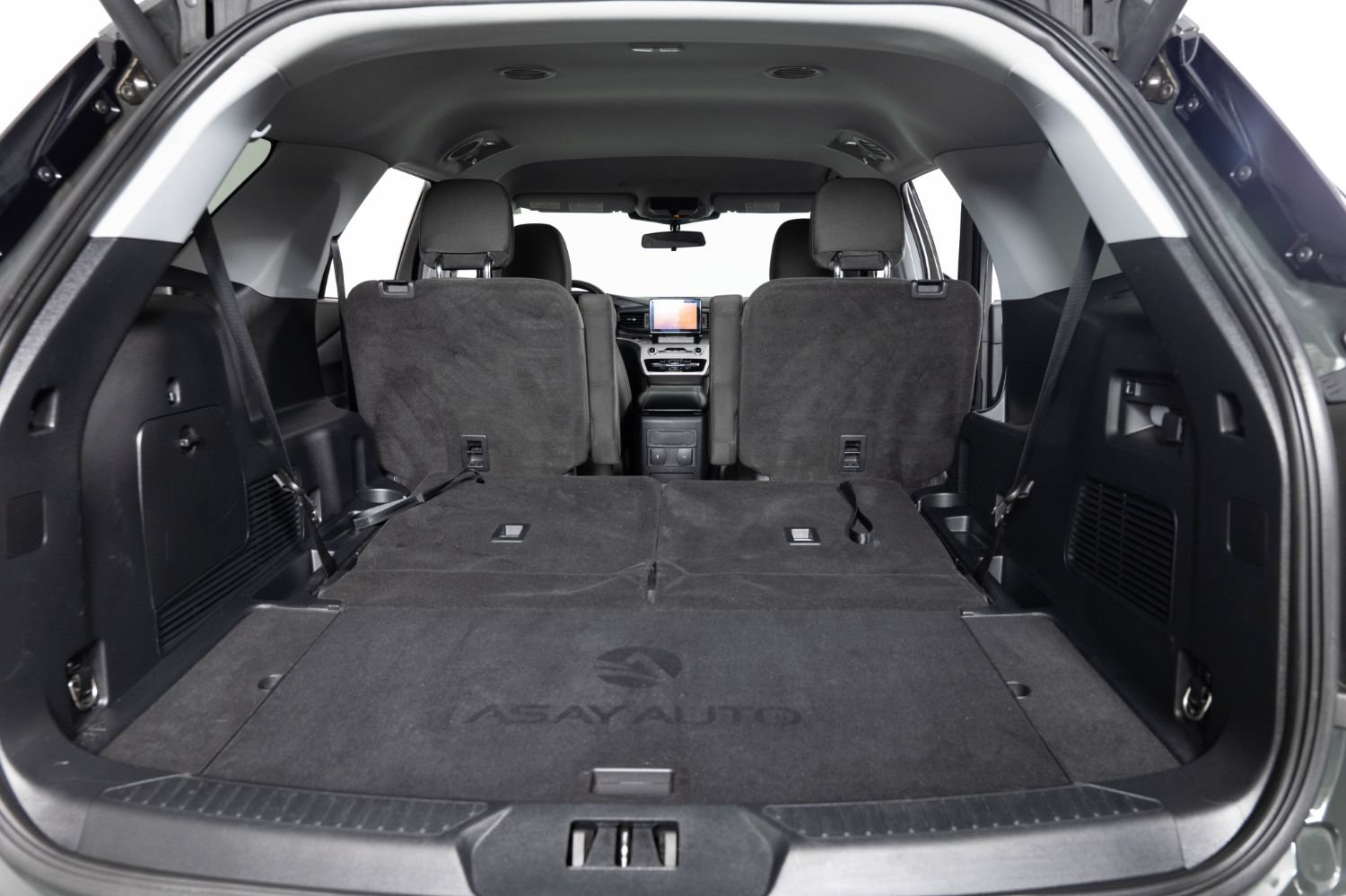 Used 2023 Ford Explorer XLT AWD/4WD image 27