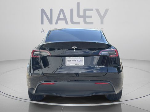 Used 2022 Tesla Model Y Long Range AWD/4WD image 3