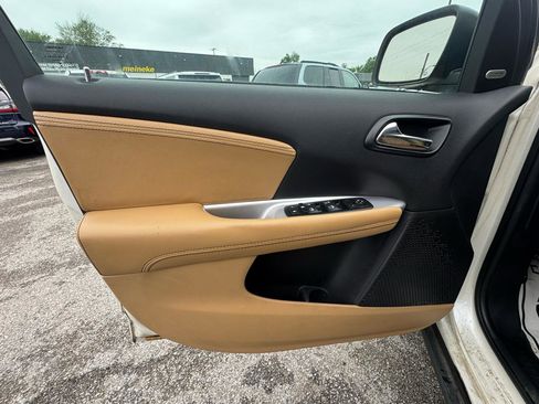 Used 2014 Dodge Journey Limited w/ Flexible Seating Group FWD image 13