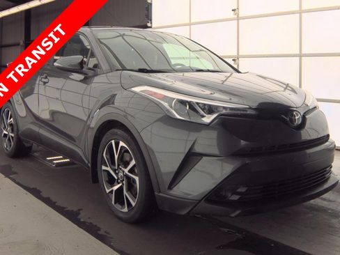 Used 2018 Toyota C-HR XLE image 5