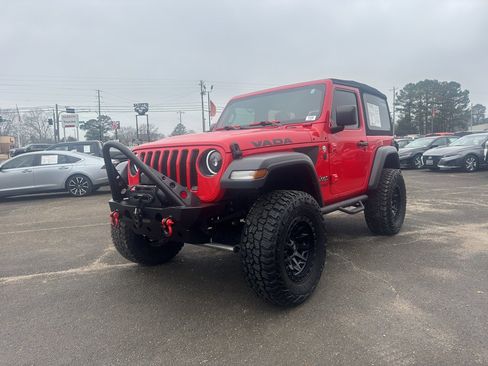 Used 2018 Jeep Wrangler Sport image 3