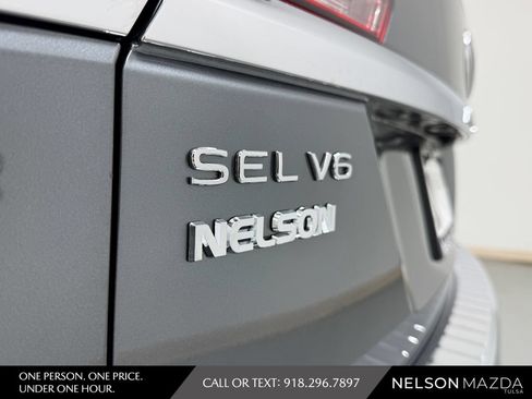 Used 2023 Volkswagen Atlas SEL Premium R-Line AWD/4WD image 10