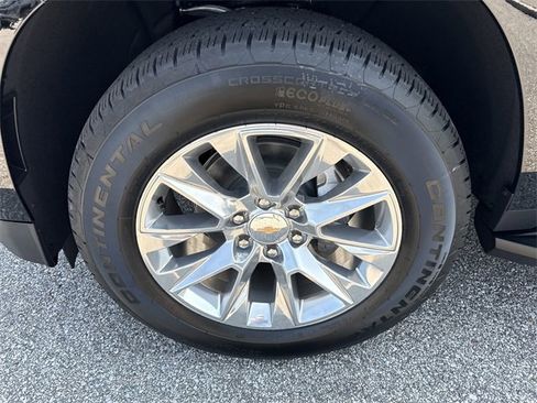 New 2025 Chevrolet Suburban Premier image 9