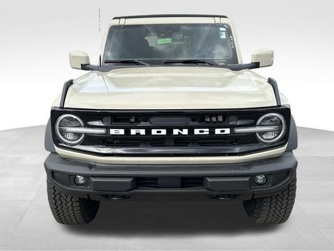 New 2025 Ford Bronco Outer Banks AWD/4WD image 2