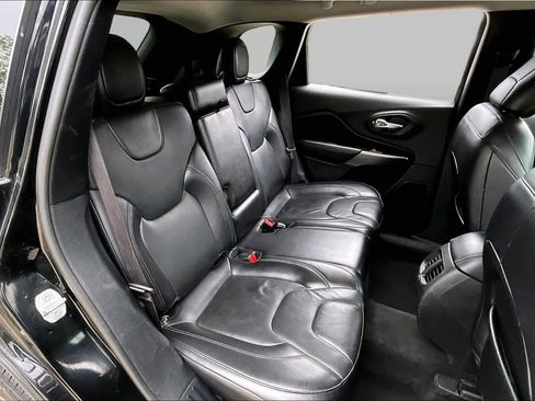 Used 2020 Jeep Cherokee Limited w/ Technology Group FWD image 20