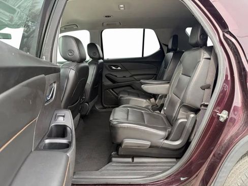 Used 2018 Chevrolet Traverse LT FWD image 17