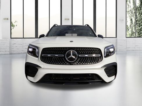 Used 2020 Mercedes-Benz GLB 250 4MATIC w/ AMG Line image 8