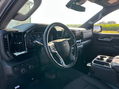 Used 2024 Chevrolet Silverado 1500 LT AWD/4WD image 12