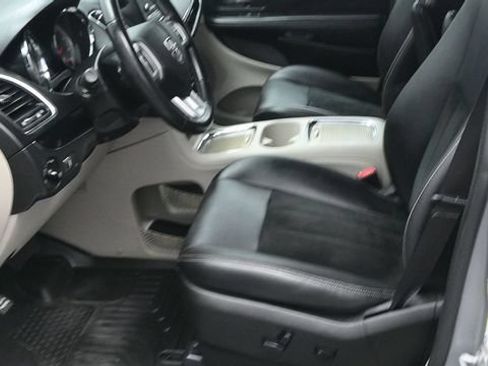 Used 2018 Dodge Grand Caravan SXT FWD image 11