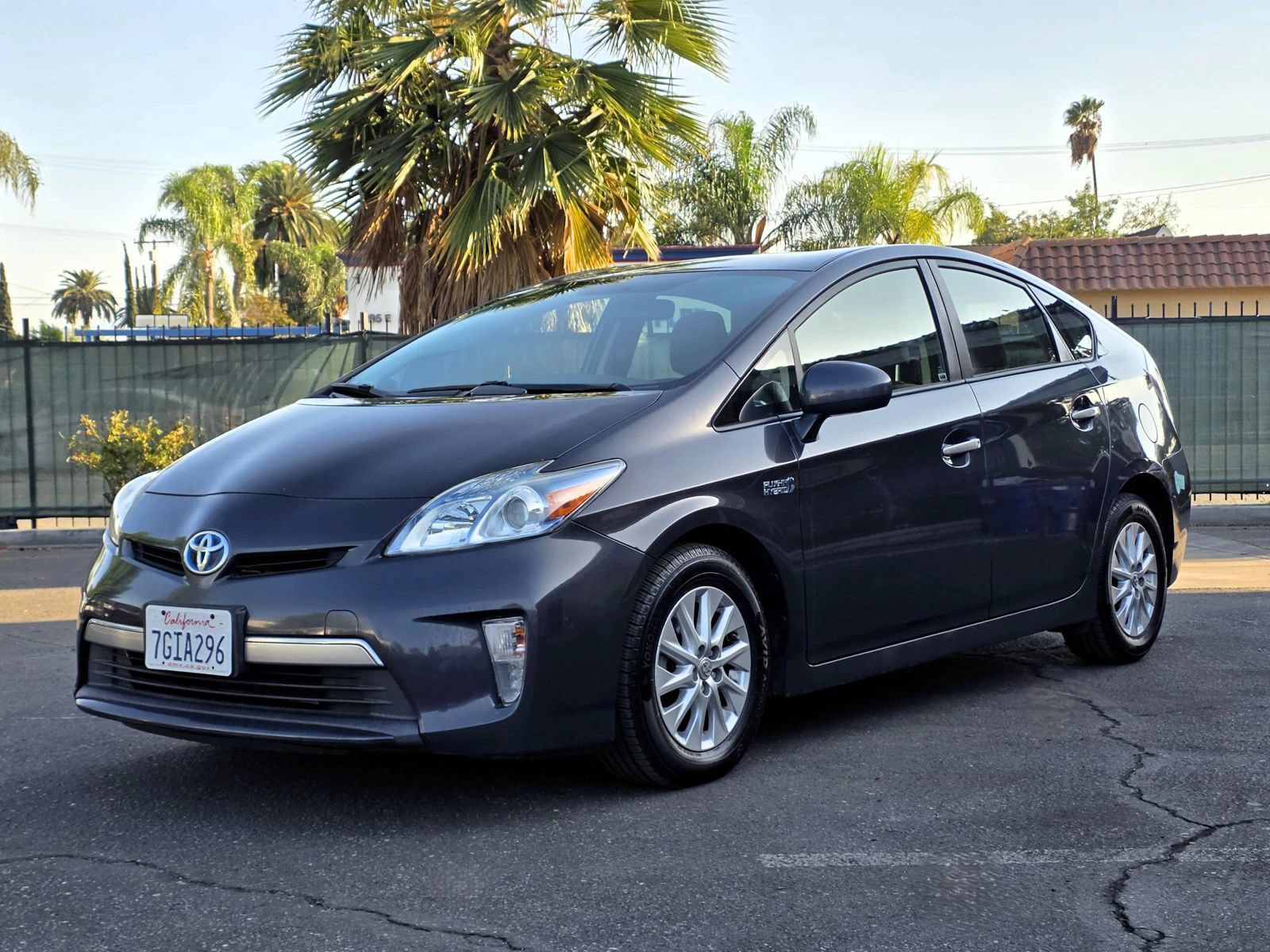 Used 2015 Toyota Prius Prime Plug-In Hybrid FWD image 1
