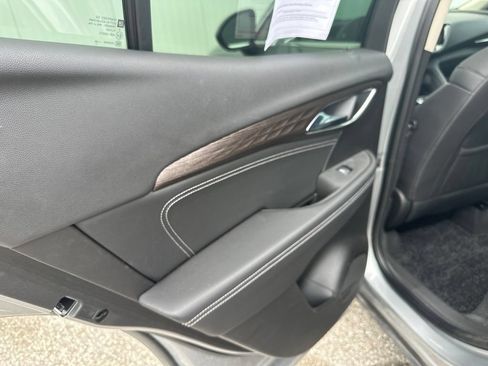 Used 2023 Buick Envision Avenir AWD/4WD image 17