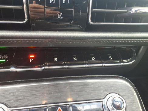 Certified 2023 Lincoln Nautilus Reserve w/ Monochromatic Package image 21