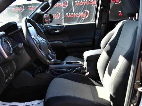 Used 2023 Toyota Tacoma TRD Off-Road w/ Technology Package image 18