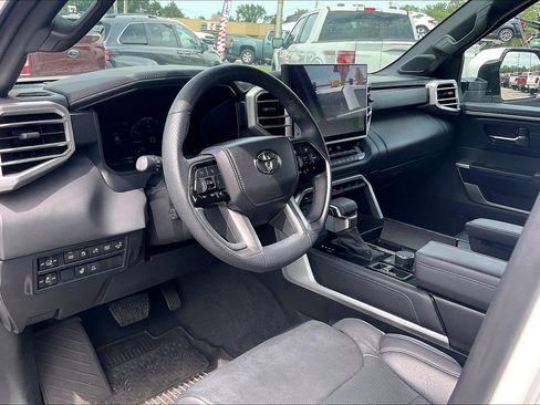 Used 2025 Toyota Sequoia Platinum AWD/4WD image 13