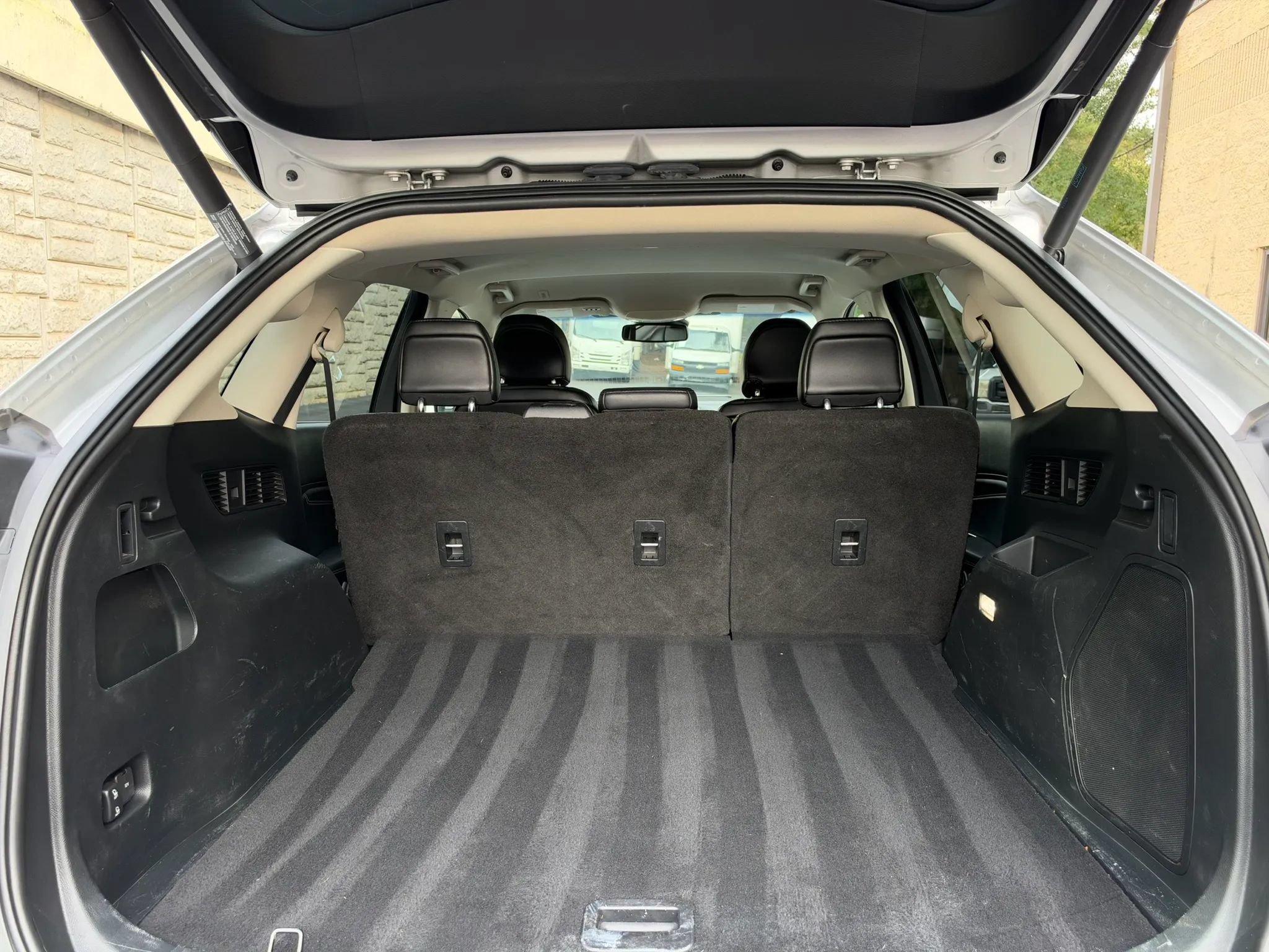 Used 2019 Ford Edge Titanium FWD image 35