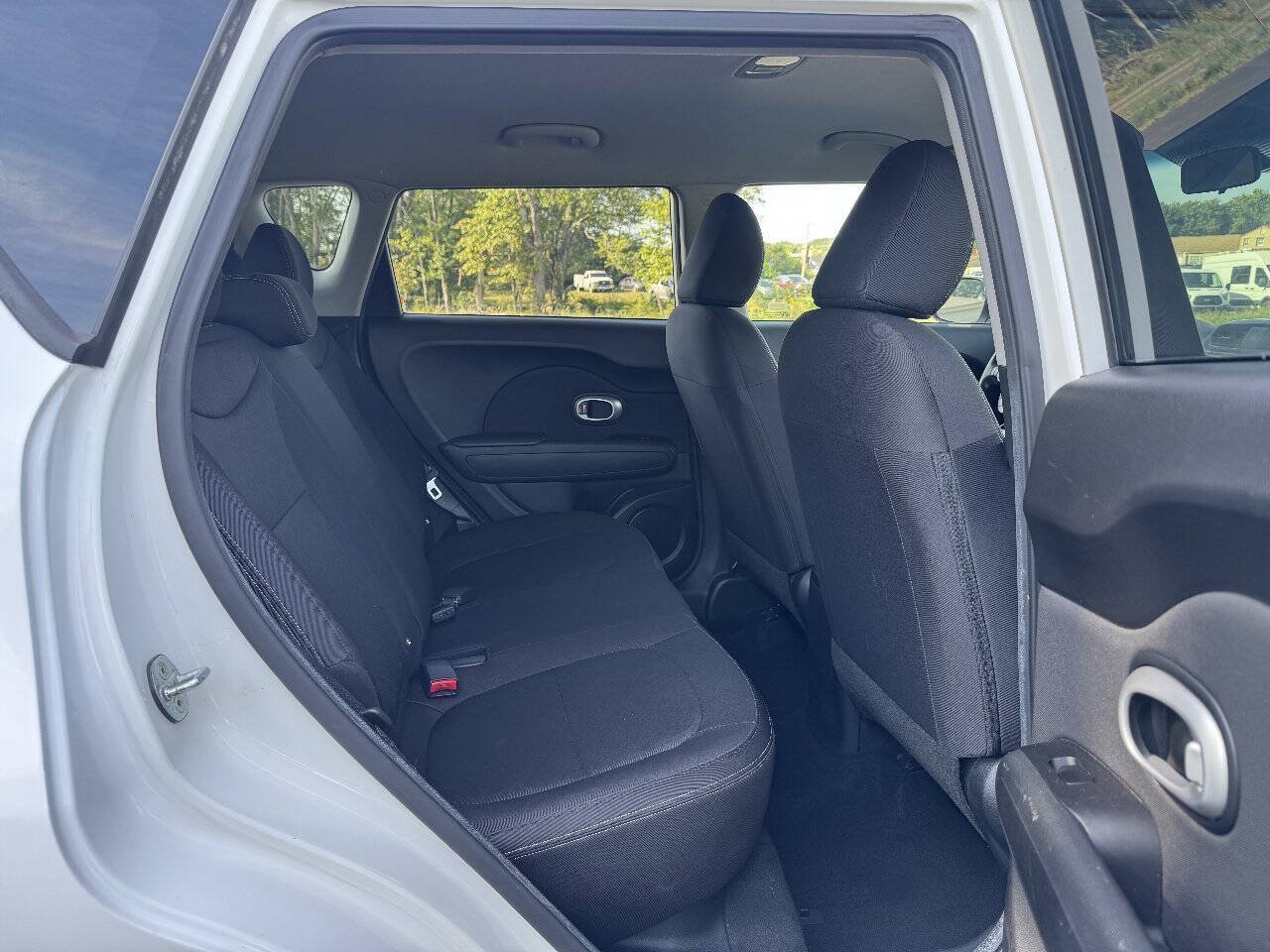 Used 2015 Kia Soul FWD image 21